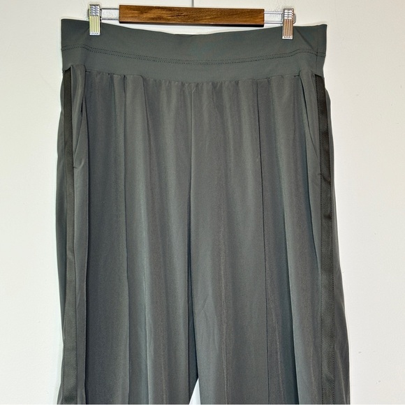 Athleta Nolita Mountain Olive Green High Rise Pull On Wide Leg Pants Size 16 - Picture 3 of 11